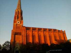 Hchster Arbeitsplatz der Firma Schiller-Bau - Ausbesserungsarbeiten an der Mariahilf-Kirche in der Au